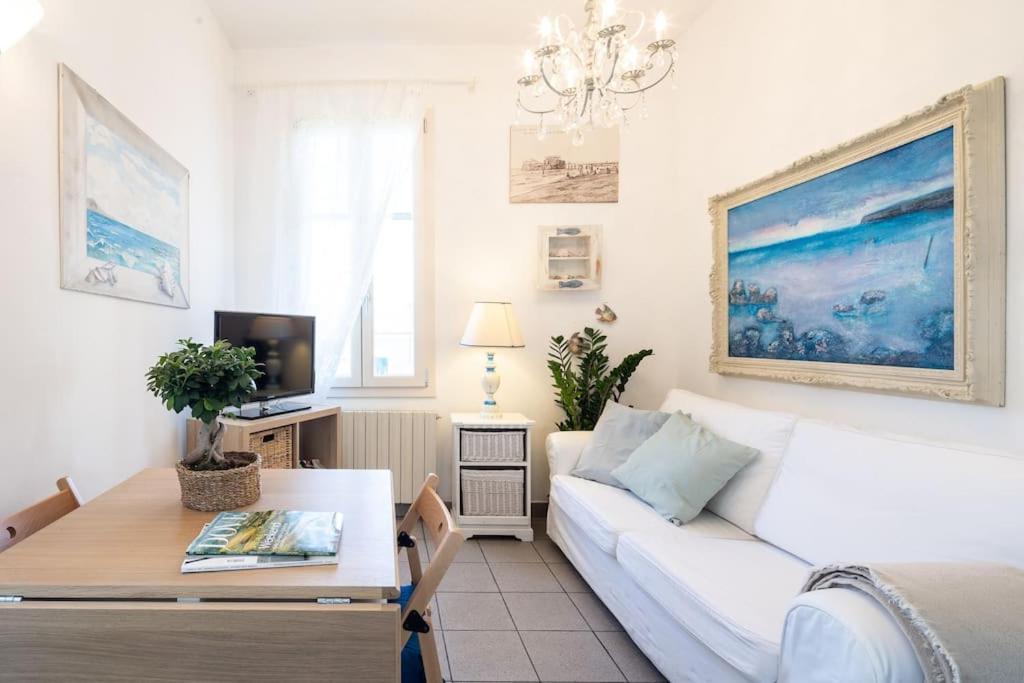 Art Of Living 100 Meters From The Sea. Apartman Marina di Pietrasanta Kültér fotó