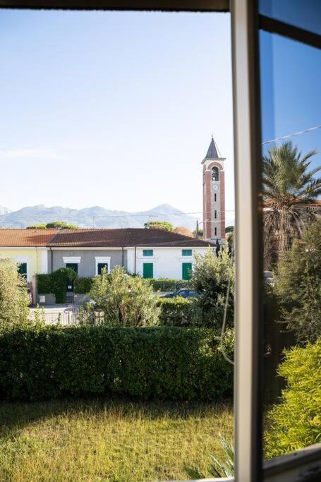 Art Of Living 100 Meters From The Sea. Apartman Marina di Pietrasanta Kültér fotó