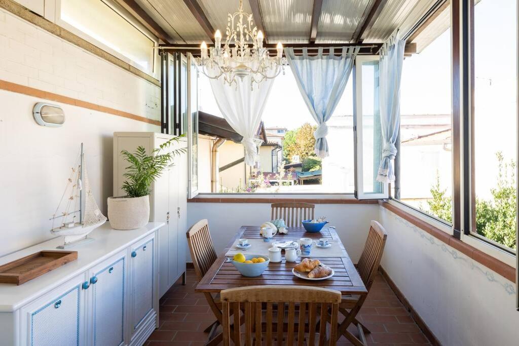 Art Of Living 100 Meters From The Sea. Apartman Marina di Pietrasanta Kültér fotó